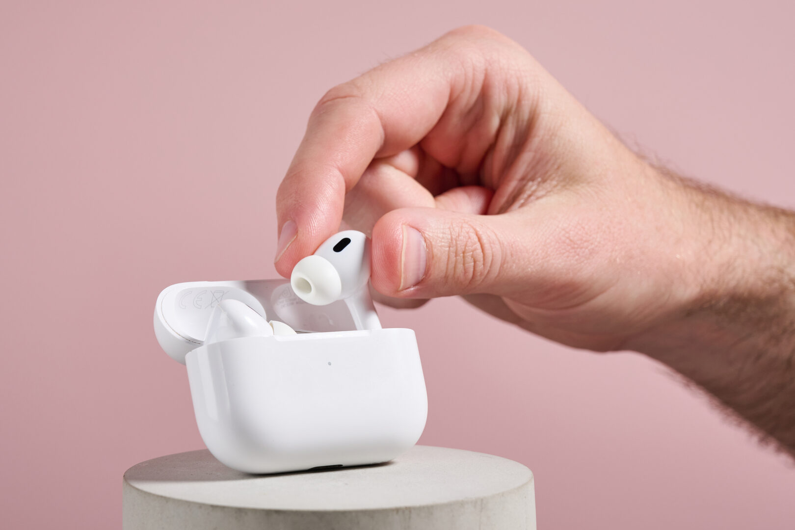VAePAtgDAhf6PhHRpeeENX-edited AirPods Pro 3 feature predictions